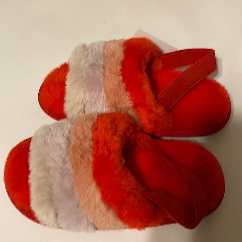 NWT Girl fluff Yeah Slide Fuzzy open toe Slipper